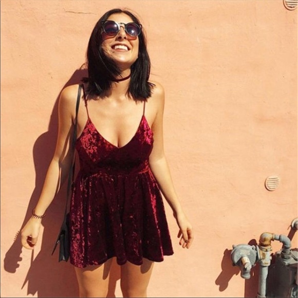 'Jana' Velvet Dress - Picture 3 of 7